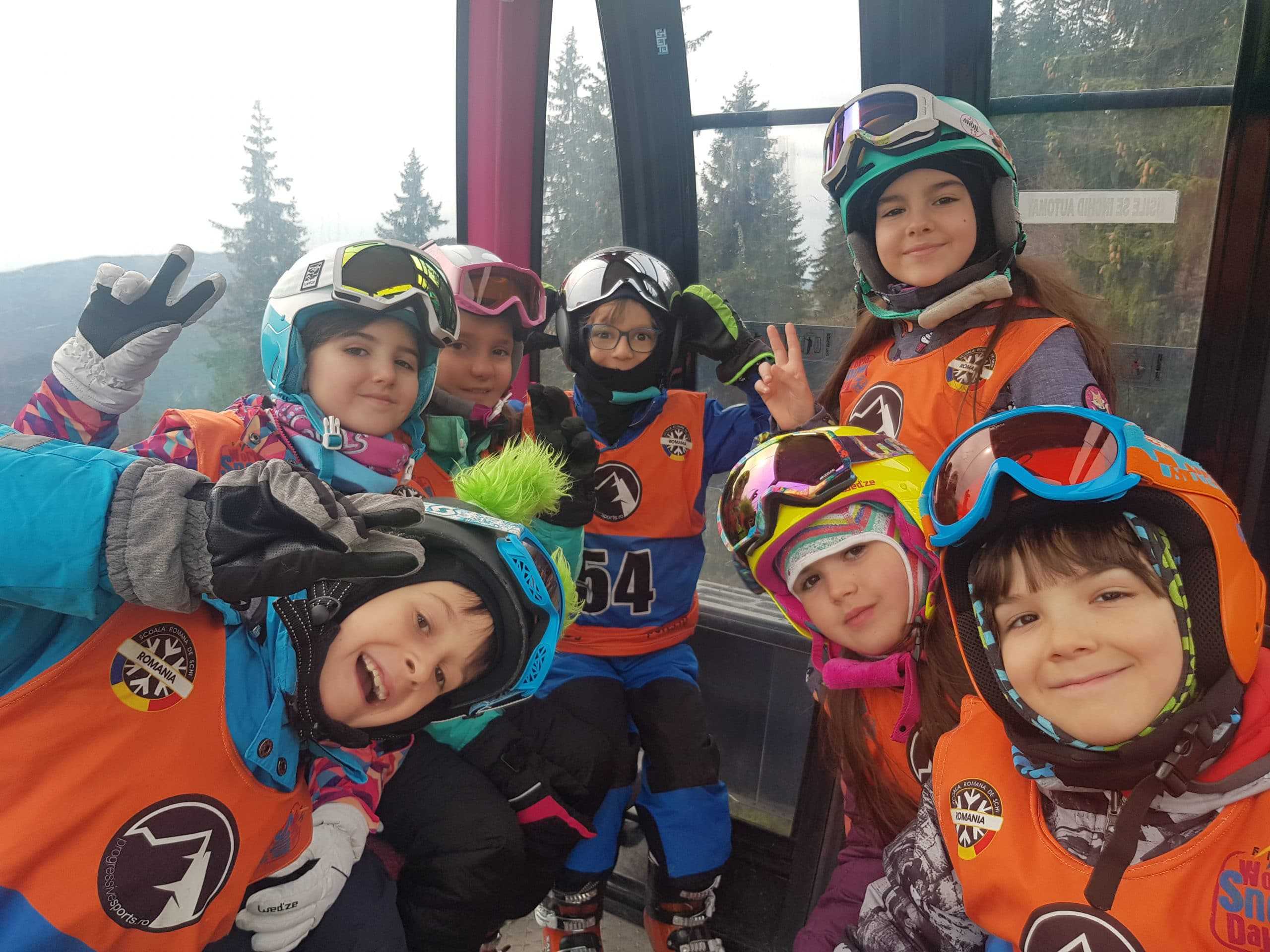 Only good vibes - ski copii gondola